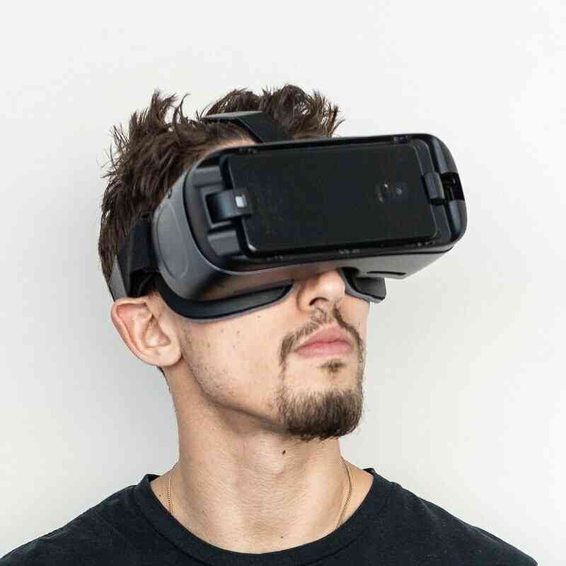 Virtual Reality Shades